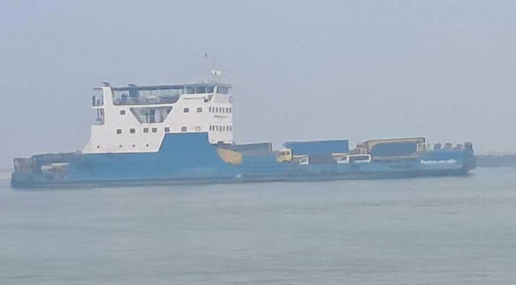 দৌলতদিয়া-পাটুরিয়া নৌরুটে ফেরি চলাচল স্বাভাবিক