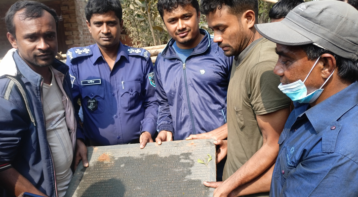 ঘোড়াঘাটে প্রাচীন কালের শিলা উদ্ধার