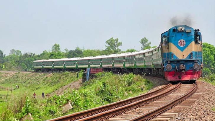 শিবচরে ট্রেনের ধাক্কায় নারীর মৃত্যু