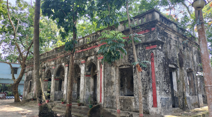 শ্রীমঙ্গলে ধ্বংসের মুখে কালের সাক্ষী ত্রিপুরা মহারাজার কাছারি বাড়ি