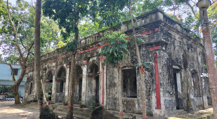 শ্রীমঙ্গলে ধ্বংসের মুখে কালের সাক্ষী ত্রিপুরা মহারাজার কাছারি বাড়ি