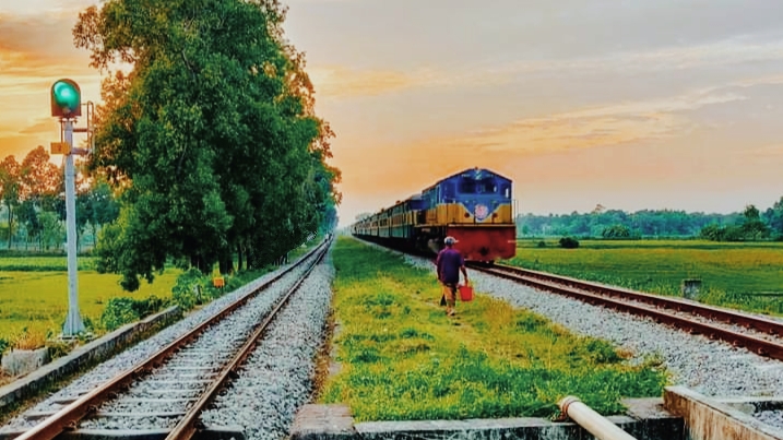 ট্রেনের ইঞ্জিন বিকল, ৩ ঘণ্টা পর চলাচল স্বাভাবিক