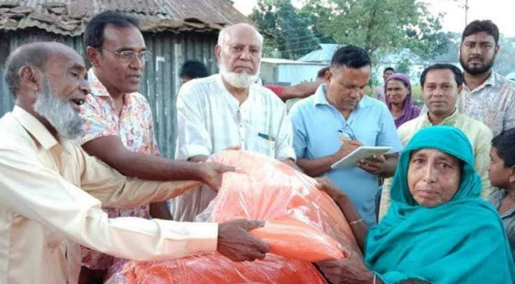 কেন্দুয়ায় আশ্রয়ণ প্রকল্পের অসহায় ও দুঃস্থদের মাঝে শীত বস্ত্র বিতরণ