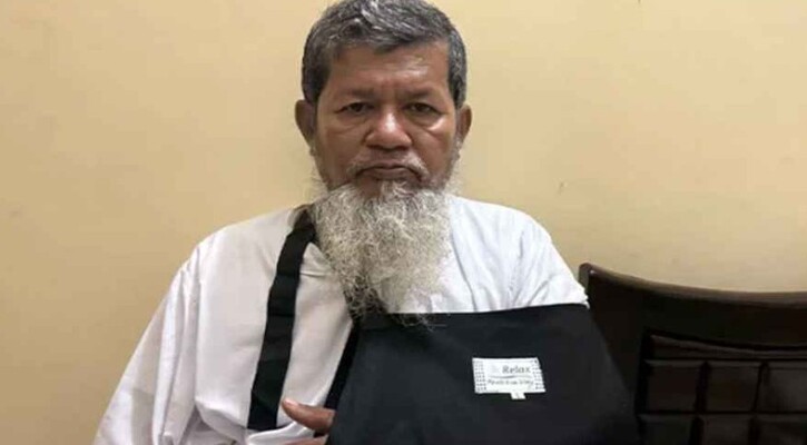 তথ্য উপদেষ্টা মাহফুজ আলমের বাবার ওপর হামলা