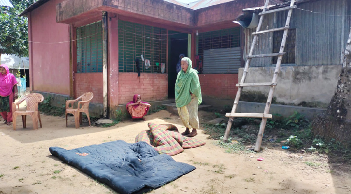 মাদরাসা সুপারের বিরোদ্ধে মা ও বোনকে ঘর থেকে বের করে দেওয়ার অভিযোগ