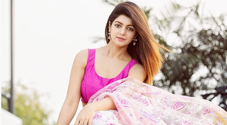 ‘আলো আসবেই’ গ্রুপ নিয়ে বিপাকে সোহানা সাবা