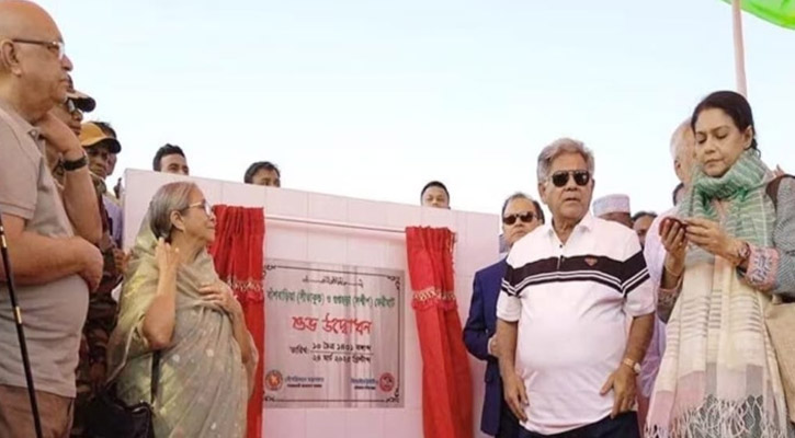 চট্টগ্রাম- সন্দ্বীপ নৌরুটে ফেরি সার্ভিসের উদ্বোধন করেছেন নৌপরিবহন উপদেষ্টা