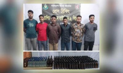 ব্রাহ্মণবাড়িয়ায় বিদেশি মদসহ গ্রেফতার ৬