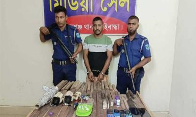 গোবিন্দগঞ্জে বিপুল পরিমাণ মাদকসহ দেশীয় অস্ত্র উদ্ধার