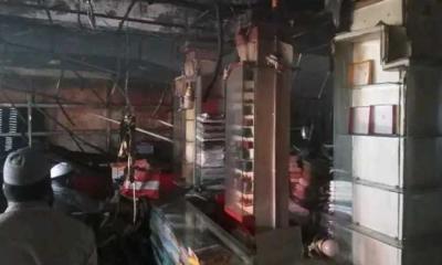 ফরিদপুরে রেমন্ড শপে ভয়াবহ অগ্নিকাণ্ড, ব্যাপক ক্ষতি