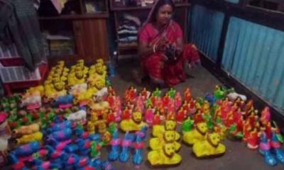 বৈশাখী মেলাকে সামনে রেখে ব্যস্ত ধনবাড়ী পালপড়ার মৃৎ শিল্পীরা