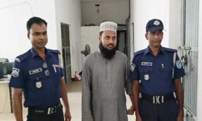 খালেদা জিয়াকে উদ্দেশ্য করে অশালীন মন্তব্য, সাইবার আইন মামলায় মসজিদের ইমাম গ্রেপ্তার