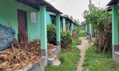 কালাইয়ে আশ্রয়ণের ঘরে ঝুলছে তালা, বঞ্চিত প্রকৃত ভূমিহীনরা