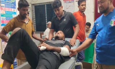 নাজিরপুরে চাঁদা দাবিকে কেন্দ্র করে বিএনপির দুই গ্রুপে সংঘর্ষ, আহত ১১