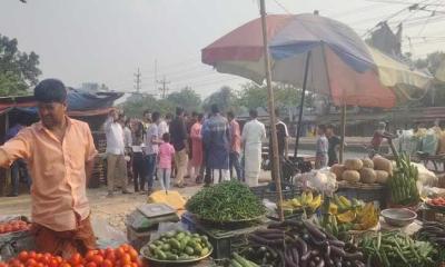 শ্রীপুরে বৈধ ইজারার টাকা তুলতে আ.লীগ নেতার বাধা
