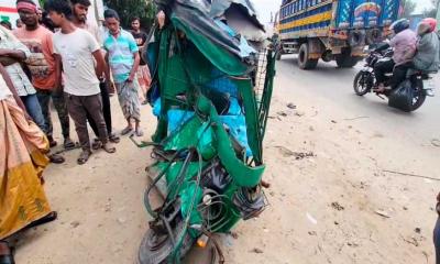 রূপগঞ্জে যাত্রীবাহী বাসের ধাক্কায় অটোরিক্সা চালক নিহত: আহত -২