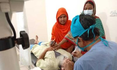 পার্বতীপুরে বিনামূল্যে দুই শতাধিক চক্ষু রোগীর চিকিৎসা সেবা