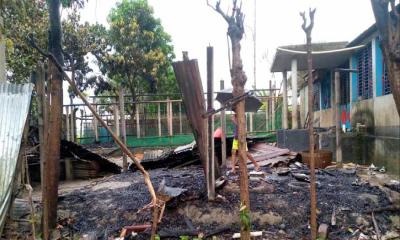 মোটরসাইকেল কিনে না দেওয়ায় বাড়িতে আগুন দিলো ছেলে