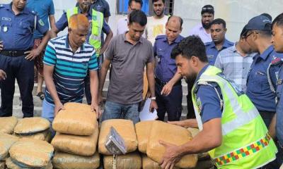 সিরাজগঞ্জে বিপুল পরিমাণ গাঁজাসহ ট্রাক জব্দ