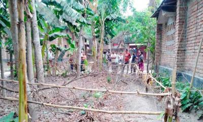 পিতার দানকৃত রাস্তা বন্ধ করায় ভোগান্তিতে তিন পাড়ার ২৫ শতাধিক মানুষ