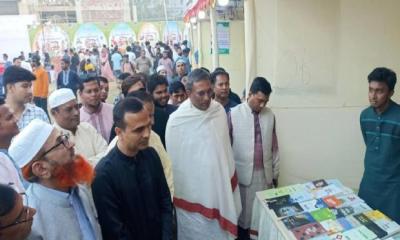 তরুন প্রজন্মকে বইয়ের প্রতি উৎসাহ যোগাতে হবে -জেলা প্রশাসক