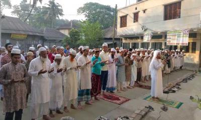 বোয়ালমারীতে বৃষ্টির জন্য ইসতিসকার নামাজ আদায়