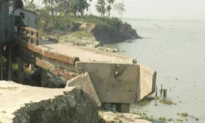 ভাঙনের ৬০ মিটার দূরত্বে ভোলা শহর রক্ষা বাঁধ