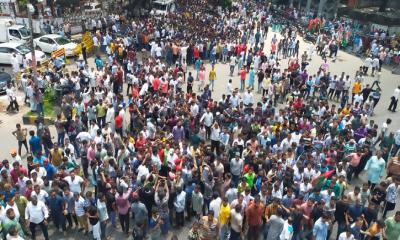 ইশরাক সমর্থকদের দখলে মৎস্য ভবন মোড়, যান চলাচল বন্ধ