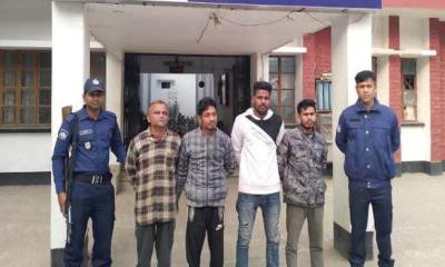 ঠাকুরগাঁওয়ে পুলিশের বিশেষ অভিযানে আওয়ামী লীগের ১৫ নেতাকর্মী গ্রেপ্তার