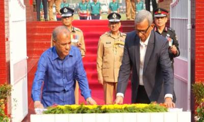 রাজারবাগ পুলিশ স্মৃতিসৌধে স্বরাষ্ট্র উপদেষ্টা আইজিপির শ্রদ্ধা