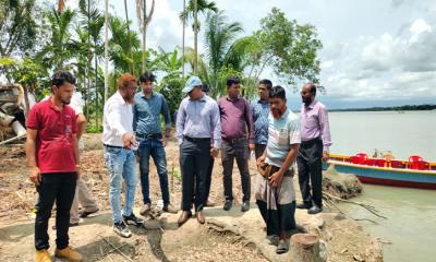বিষখালীর ভাঙনকবলিত এলাকা পরিদর্শন করলেন ইউএনও নজরুল ইসলাম