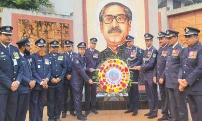 নড়াইলে নানা কর্মসূচির মধ্য দিয়ে মহান বিজয় দিবস উদযাপন