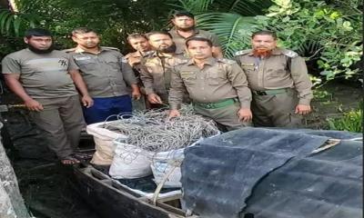 সুন্দরবনে অভিযান: হরিণ শিকারের ফাঁদ ও বরফসহ ট্রলার আটক, আসামিরা পলাতক