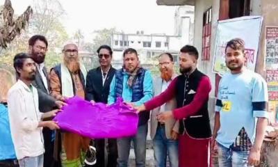টঙ্গীবাড়ী অনলাইন প্রেসক্লাবের উদ্যোগে দুহস্হদের মাঝে কম্বল বিতরণ