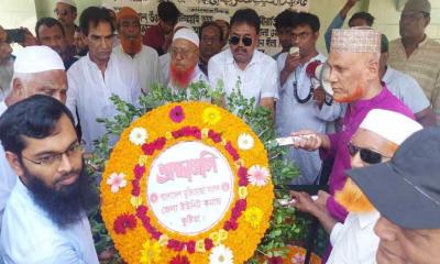 রাষ্ট্রীয় মর্যদায় মুক্তিযোদ্ধা মকবুল হোসেনকে দাফন