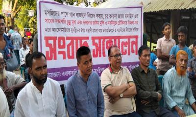 বাউফলে মুসল্লিদের ওপর হামলার ঘটনায় বিচারের দাবিতে এলাকাবাসীর সংবাদ সম্মেলন