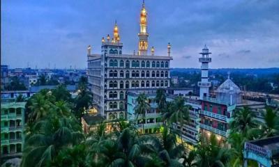 রমজানের ছুটি শেষে হাটহাজারী মাদরাসায় ইলমপিপাসুদের পদচারণায় মুখরিত ক্যাম্পাস