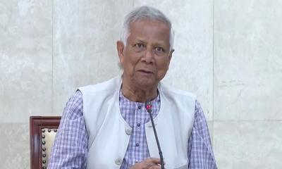 বন্যায় ক্ষতিগ্রস্ত ৩০০ পরিবারের কাছে ঘরের চাবি হস্তান্তর করলেন প্রধান উপদেষ্টা
