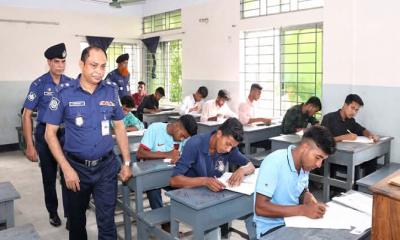 শেরপুরে টিআরসি পদে নিয়োগের লক্ষ্যে প্রার্থীদের লিখিত পরীক্ষা অনুষ্ঠিত