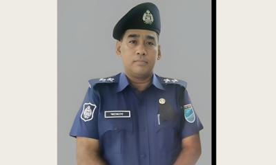 কাজে দক্ষ, আচরণে মানবিক, পুলিশ কর্মকর্তা আজাদ