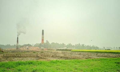 অবৈধ ইটভাটা গিলছে ফসলি জমি, কমছে ফসল উৎপাদন