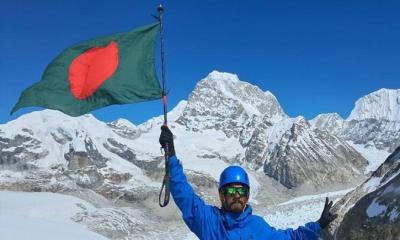 বিশ্বরেকর্ড গড়ে এভারেস্ট জয় বাংলাদেশি শাকিলের