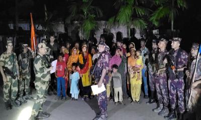কুড়িগ্রামের ফুলবাড়ী সীমান্তে ভারতে আটক ২৪ বাংলাদেশিকে বিজিবির কাছে হস্তান্তর