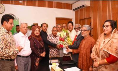 দায়িত্ব গ্রহণ করলেন রেড ক্রিসেন্ট’র নবনিযুক্ত চেয়ারম্যান