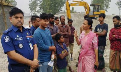 অবৈধভাবে বালু ব্যবসা করার অপরাধে সরিষাবাড়ীতে ভ্রাম্যমান আদালতের জরিমানা