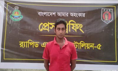 পুঠিয়ায় শীর্ষ সন্ত্রাসী সাব্বির গ্রেপ্তার