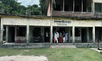 বাউফলে পুত্রকে দিয়ে চালাচ্ছেন মাদরাসা, শিক্ষক-কর্মচারীদের হেনস্থার অভিযোগ