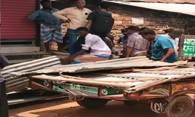 নেত্রকোনার কেন্দুয়ায় বাসা দখল নিয়ে সংঘর্ষে আহত  ৮