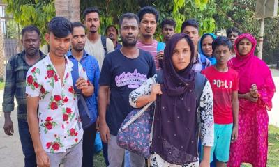 জীবননগরে বিজিবির অভিযান বাংলাদেশে অবৈধভাবে অনুপ্রবেশের দায়ে ১৪ জন আটক