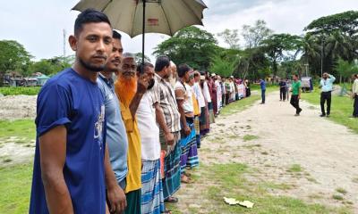 গলাচিপায় সাংবাদিকসহ এলাকাবাসীর বিরুদ্ধে মিথ্যা মামলা প্রত্যাহারের দাবিতে মানববন্ধন ও বিক্ষোভ